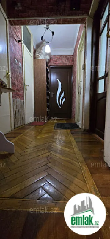 Satılır 2 otaqlı köhnə tikili 70 m²