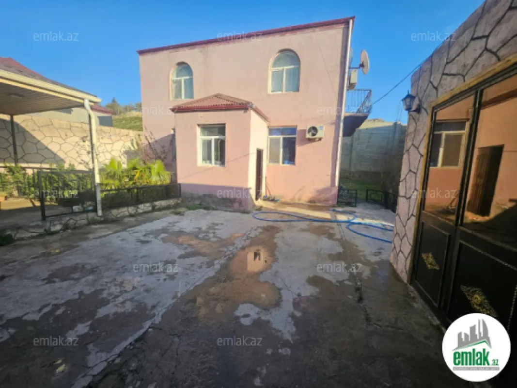 Satılır 4 otaqlı həyət evi 132 m²