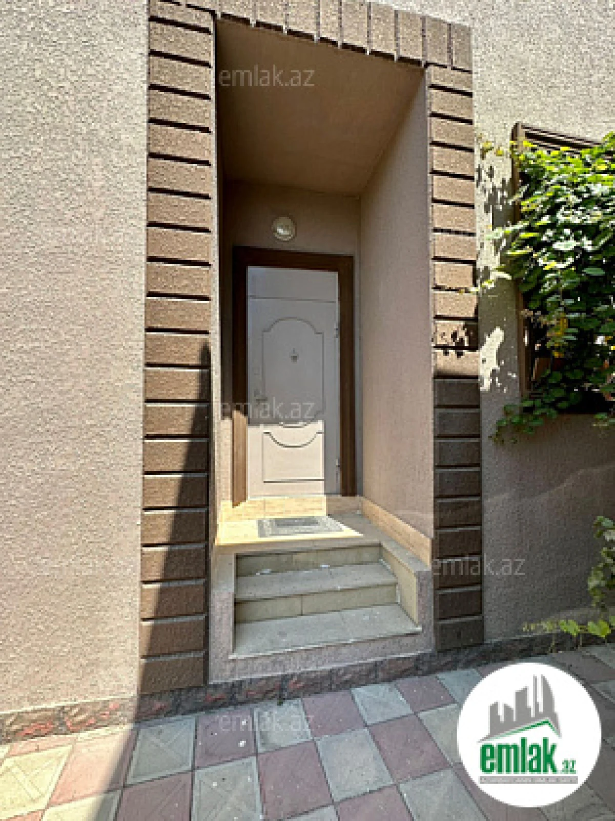 Satılır 5 otaqlı həyət evi 200 m²