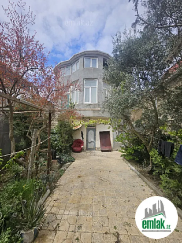 Satılır 5 otaqlı həyət evi 280 m²