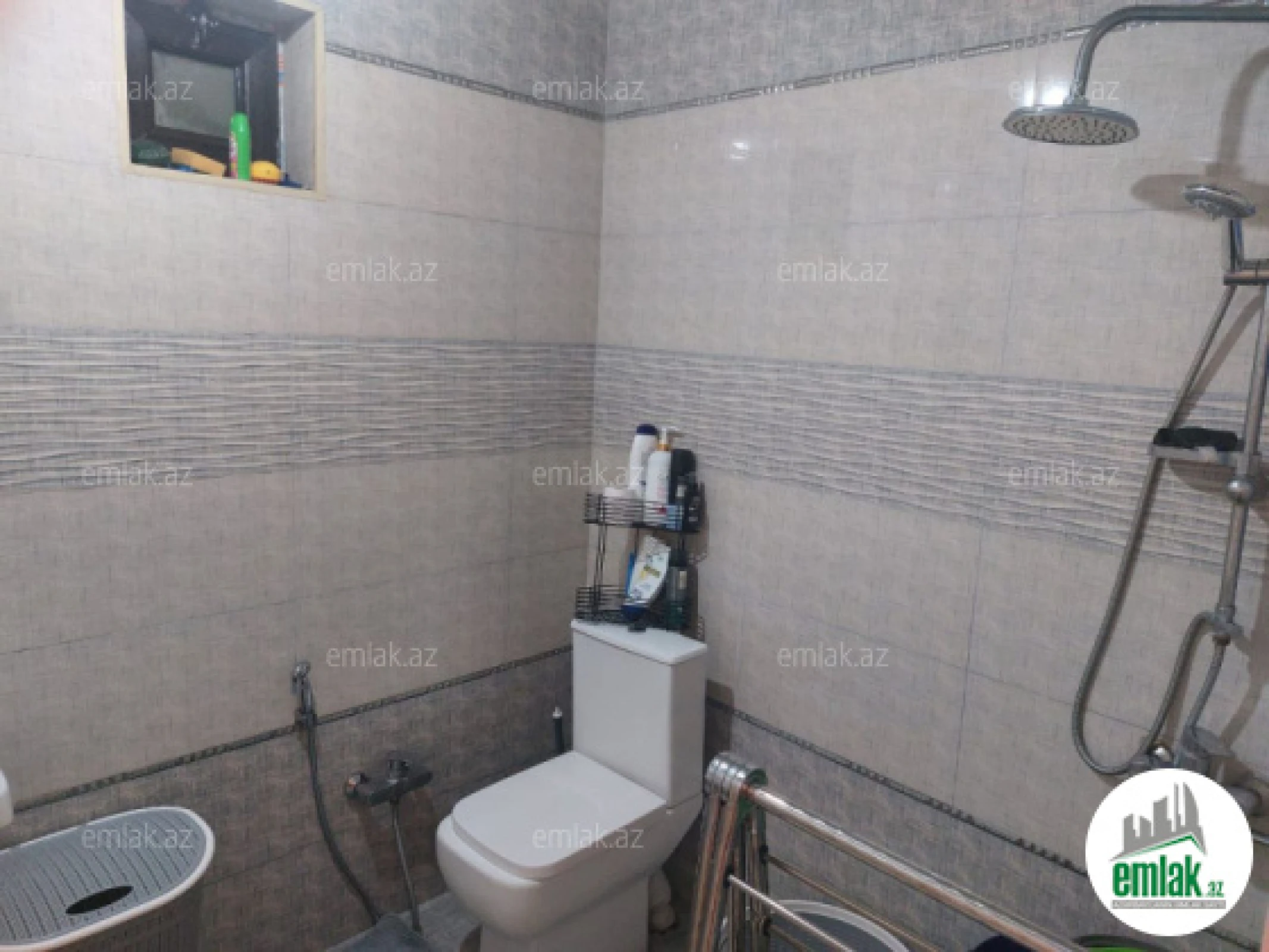 Satılır 5 otaqlı həyət evi 280 m²