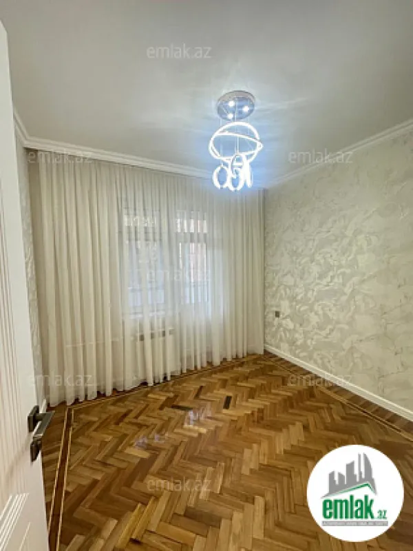 Satılır 3 otaqlı köhnə tikili 75 m²