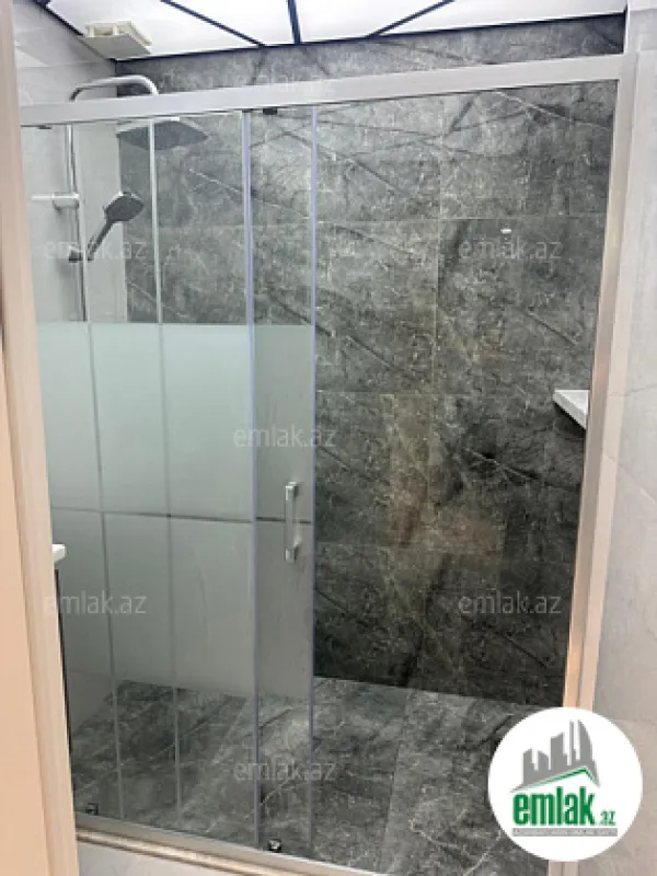 Satılır 3 otaqlı köhnə tikili 75 m²