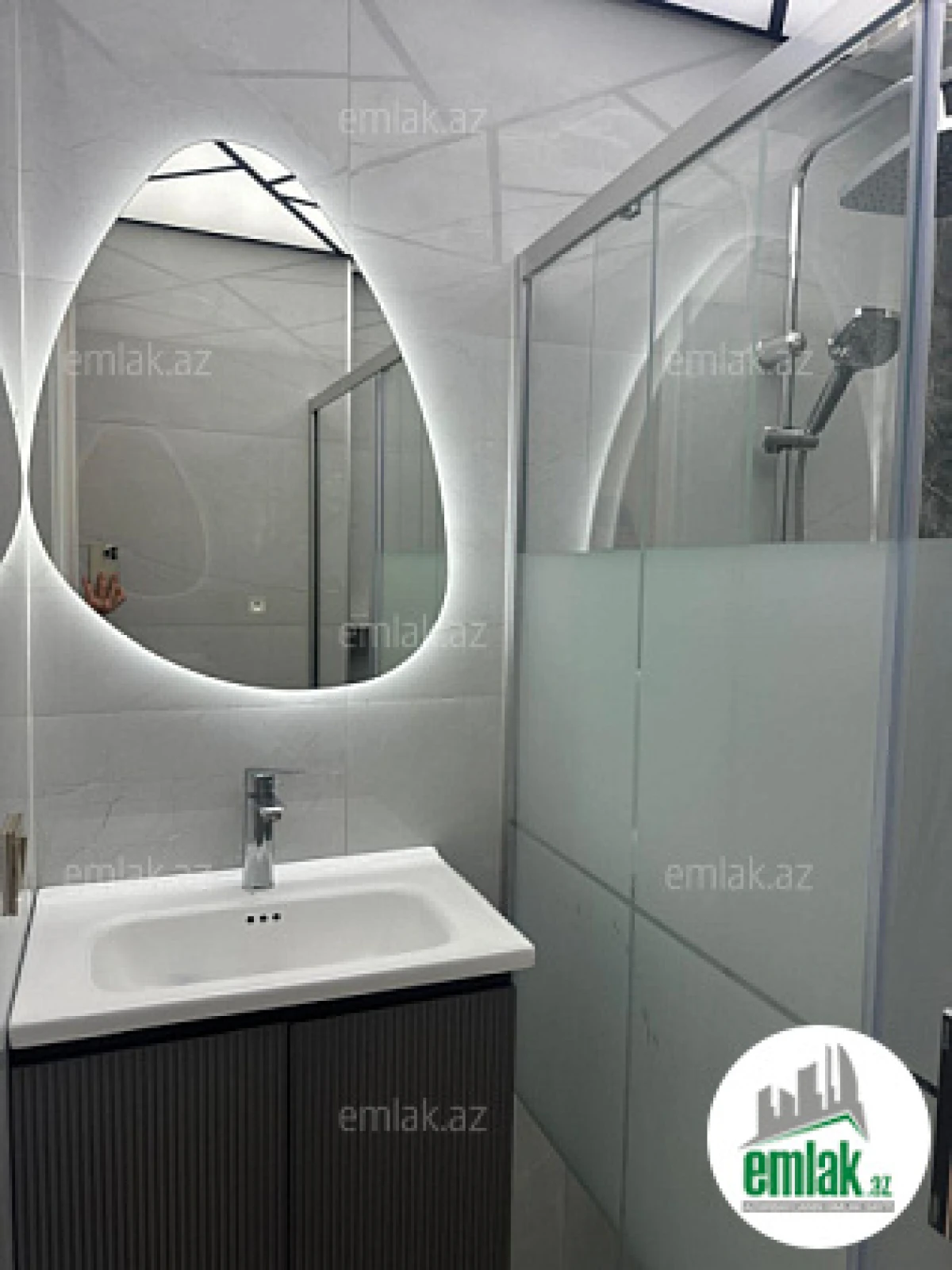 Satılır 3 otaqlı köhnə tikili 75 m²