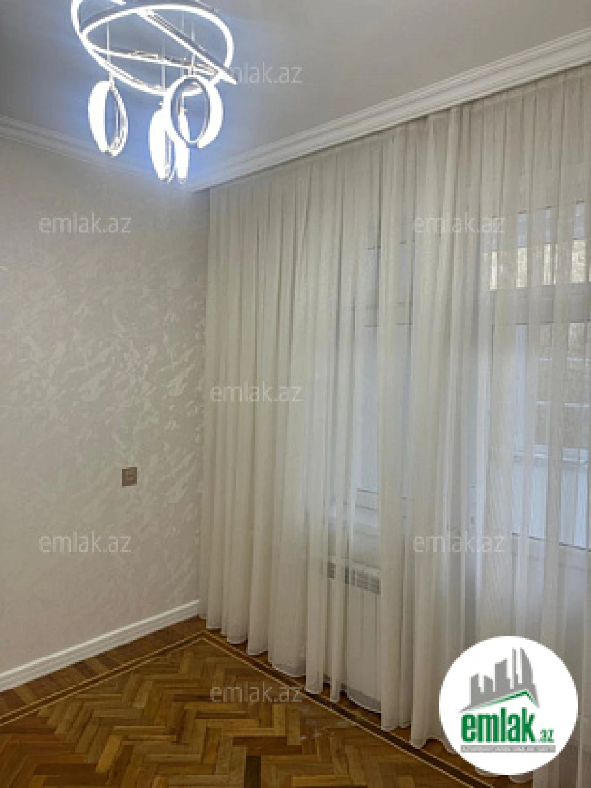 Satılır 3 otaqlı köhnə tikili 75 m²