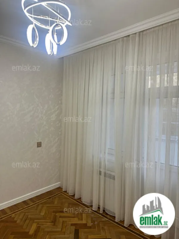 Satılır 3 otaqlı köhnə tikili 75 m²