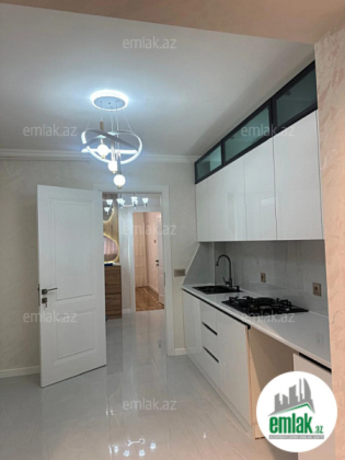Satılır 3 otaqlı köhnə tikili 75 m²