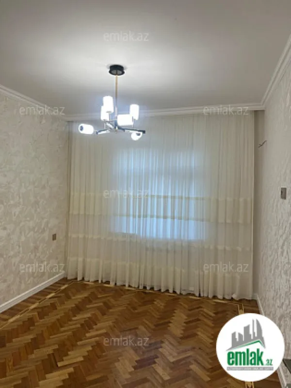 Satılır 3 otaqlı köhnə tikili 75 m²