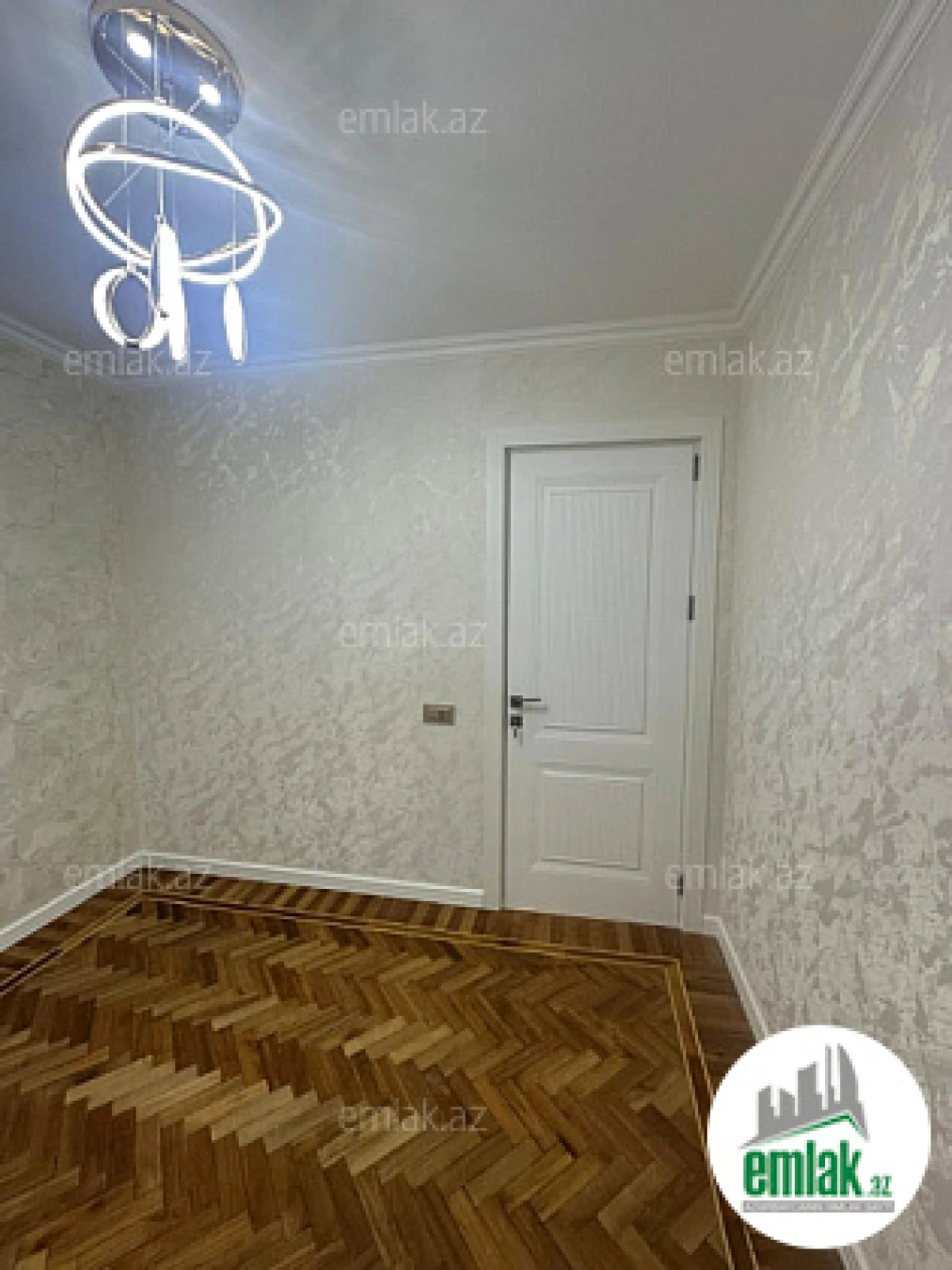 Satılır 3 otaqlı köhnə tikili 75 m²