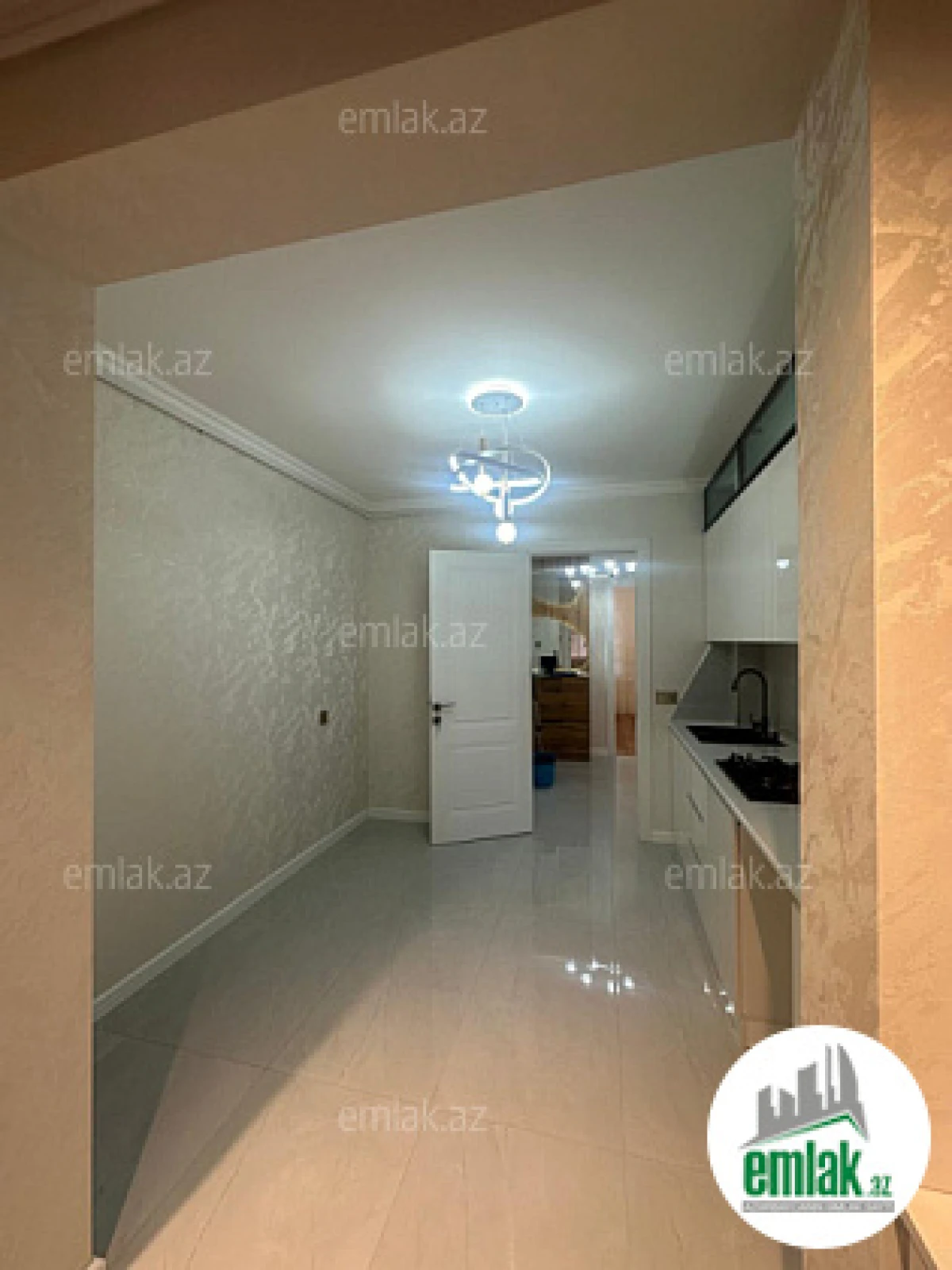 Satılır 3 otaqlı köhnə tikili 75 m²