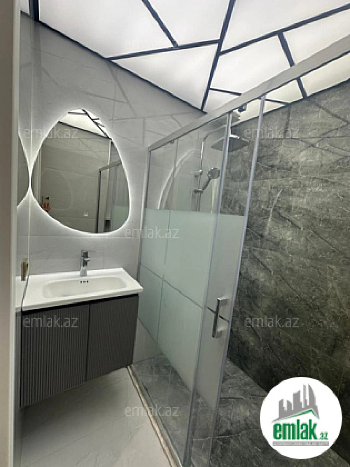 Satılır 3 otaqlı köhnə tikili 75 m²