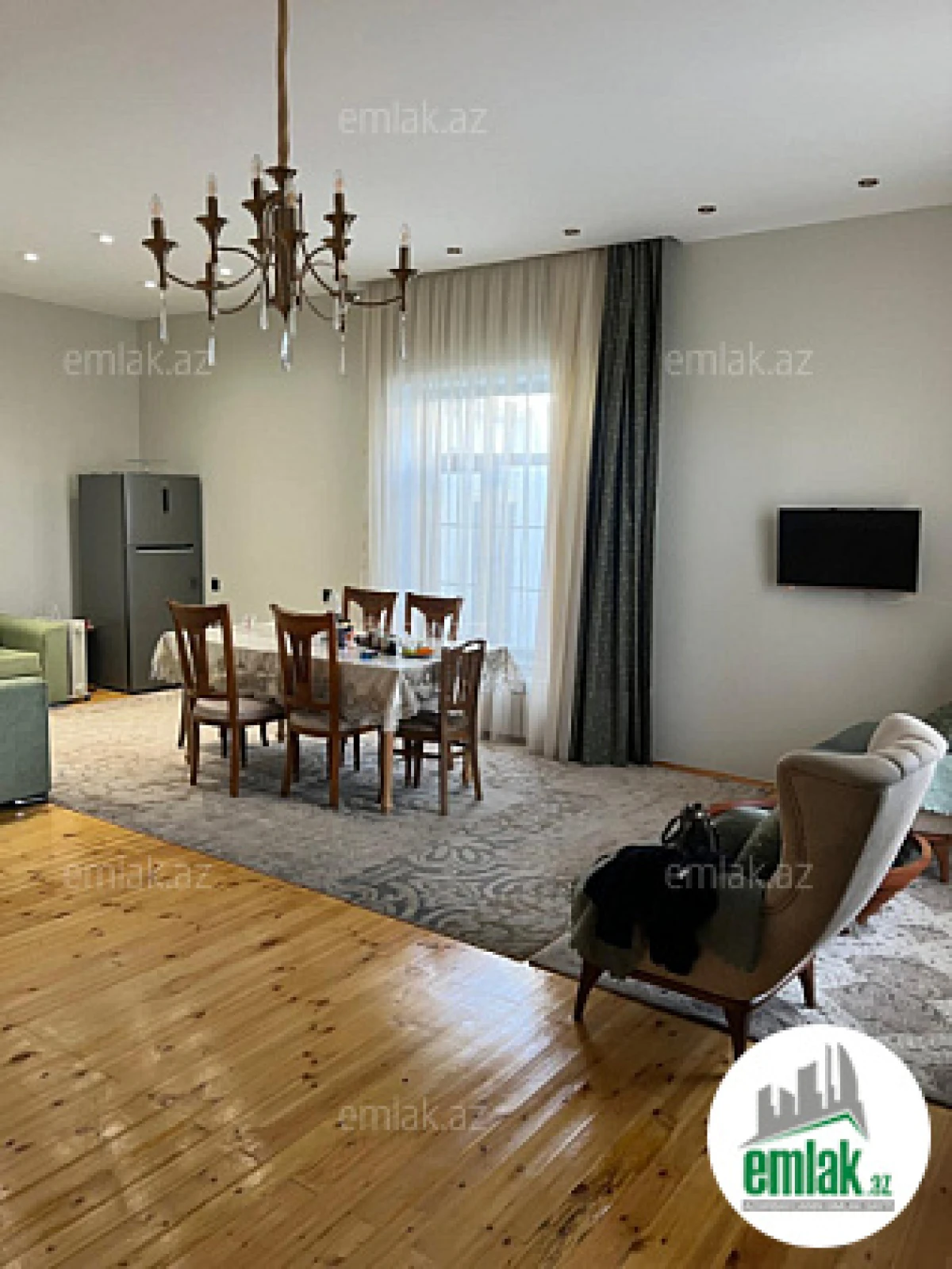 Satılır 4 otaqlı mənzil 110 m²