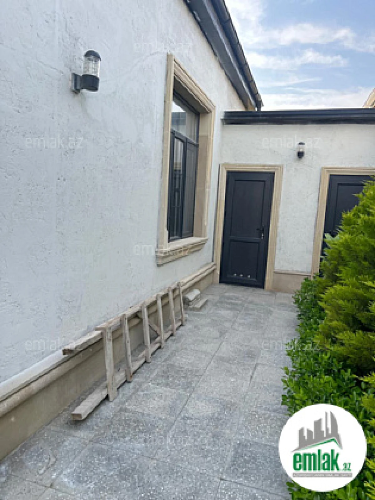 Satılır 4 otaqlı mənzil 110 m²