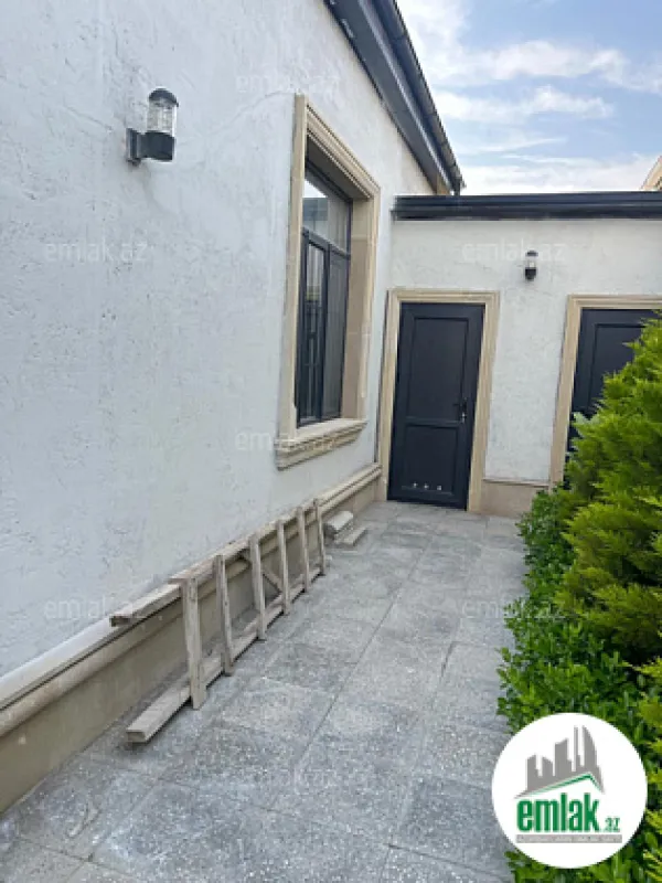 Satılır 4 otaqlı mənzil 110 m²