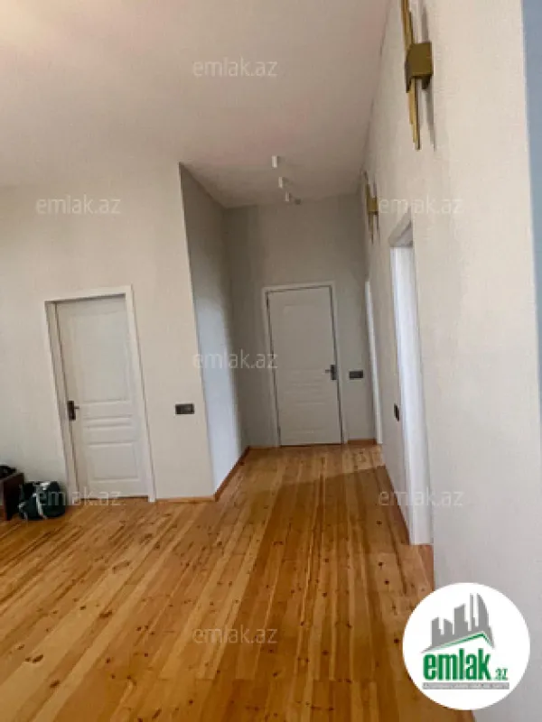Satılır 4 otaqlı mənzil 110 m²