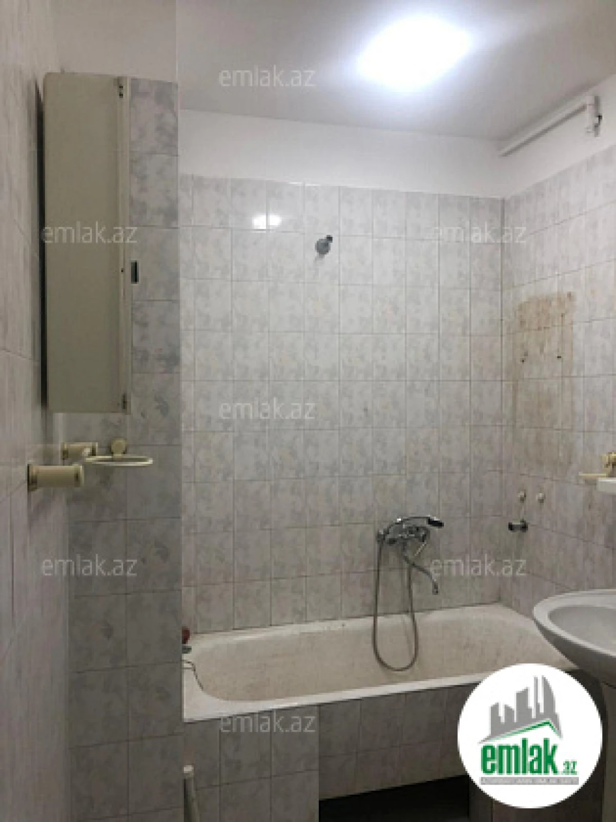 Satılır 1 otaqlı köhnə tikili 45 m²