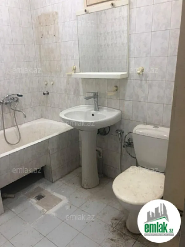 Satılır 1 otaqlı köhnə tikili 45 m²