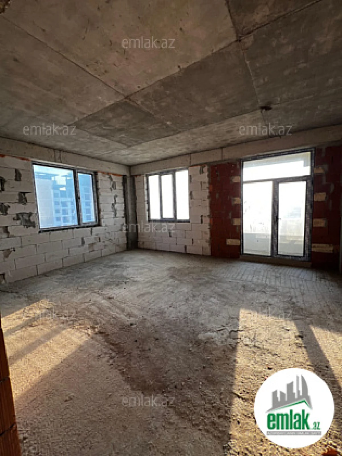 Satılır 3 otaqlı yeni tikili 118 m²