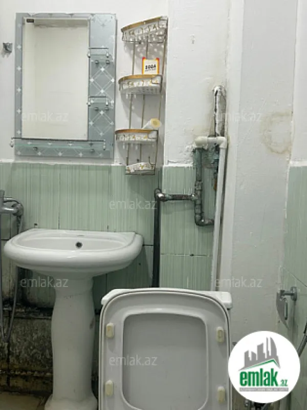 Satılır 2 otaqlı köhnə tikili 42 m²