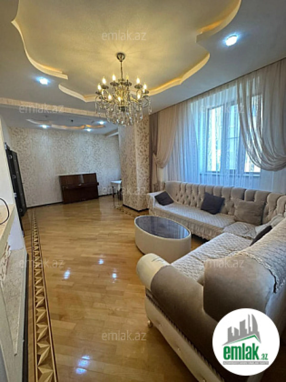 Satılır 4 otaqlı yeni tikili 140 m²