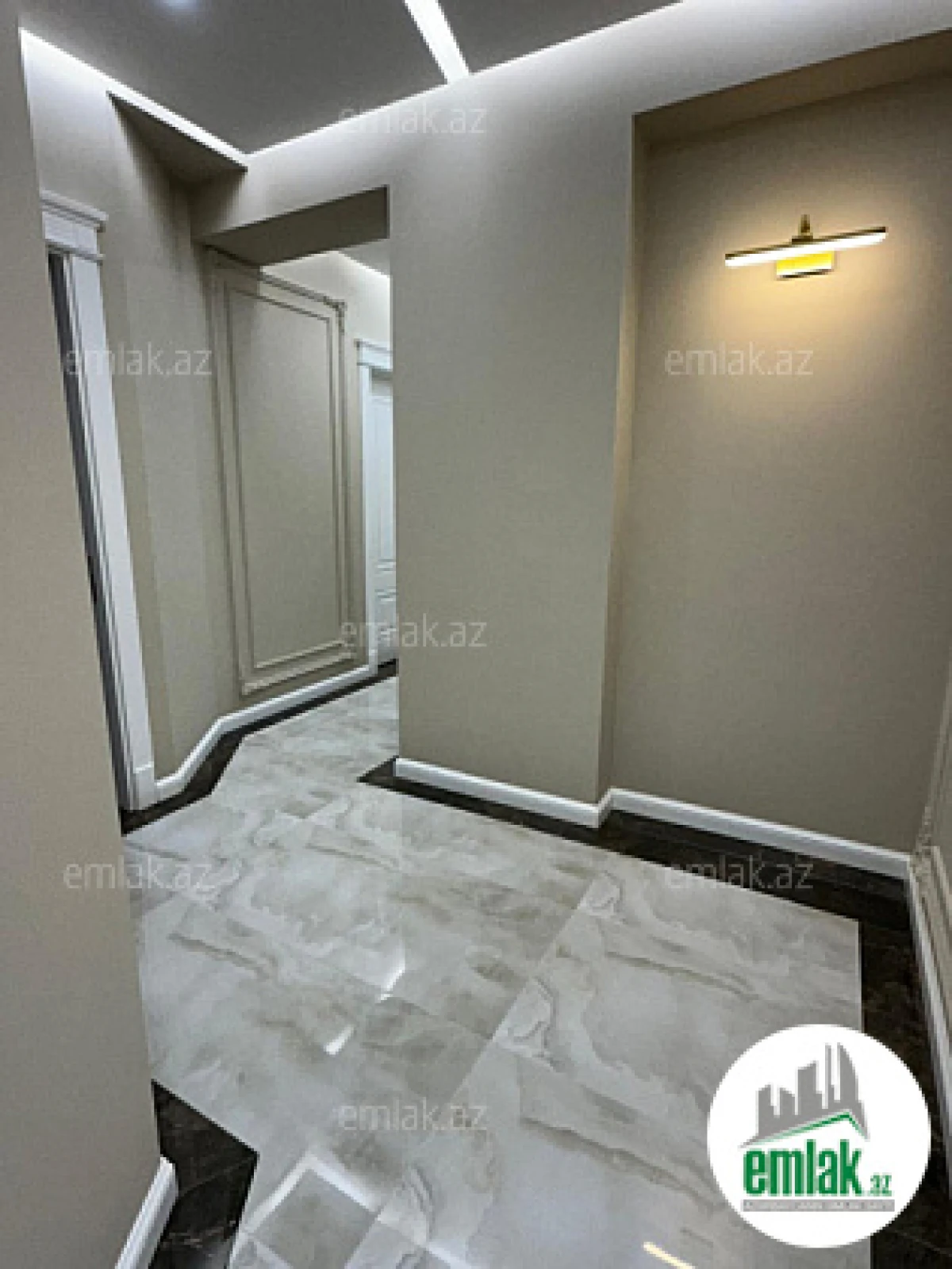 Satılır 3 otaqlı yeni tikili 90 m²