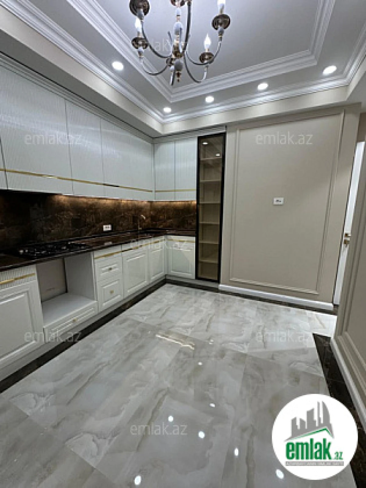 Satılır 3 otaqlı yeni tikili 90 m²