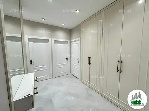 Satılır 4 otaqlı köhnə tikili 105 m²