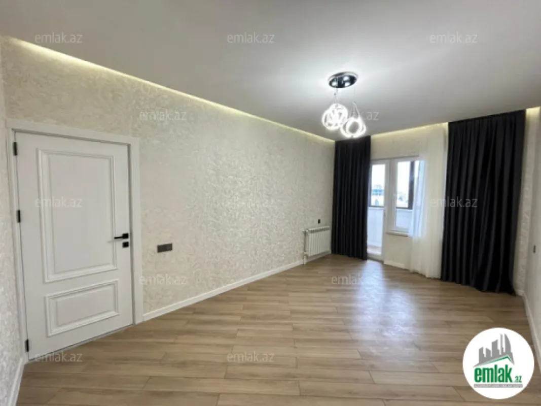 Satılır 4 otaqlı köhnə tikili 105 m²