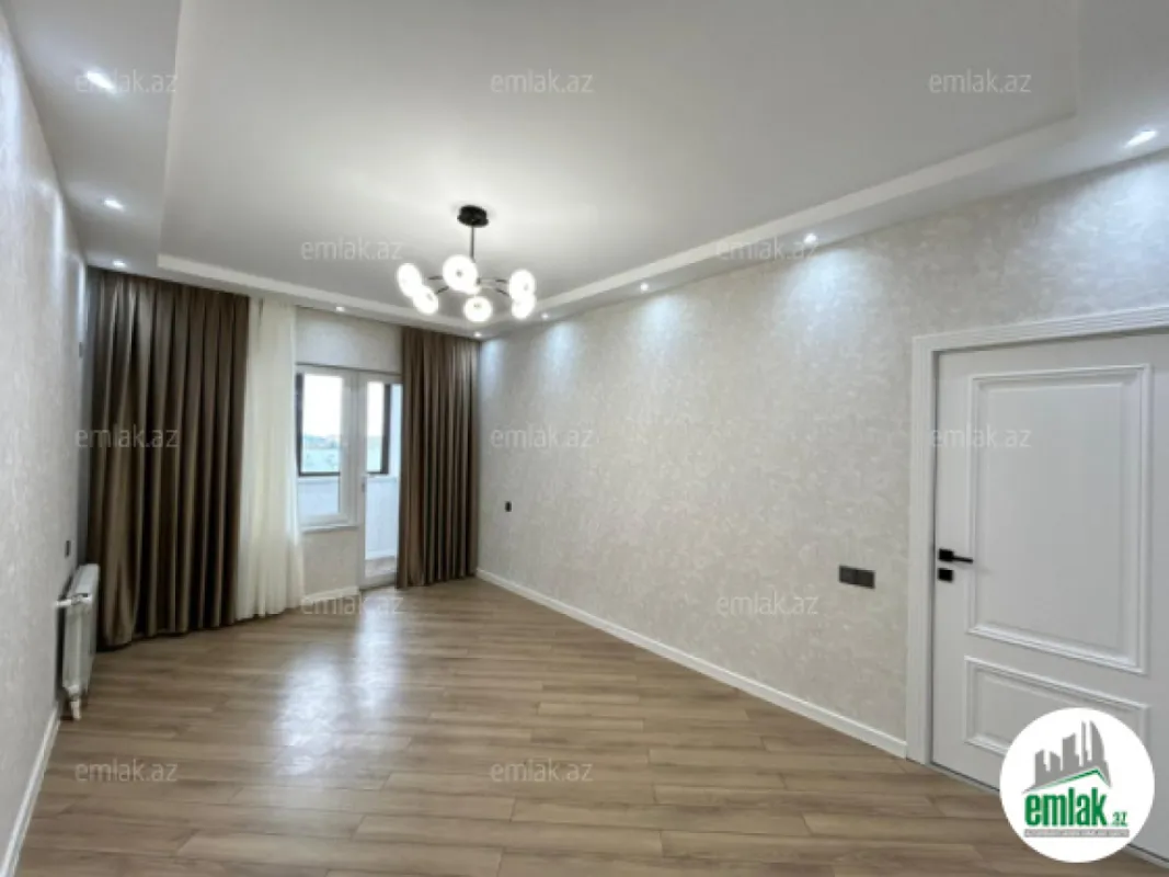 Satılır 4 otaqlı köhnə tikili 105 m²