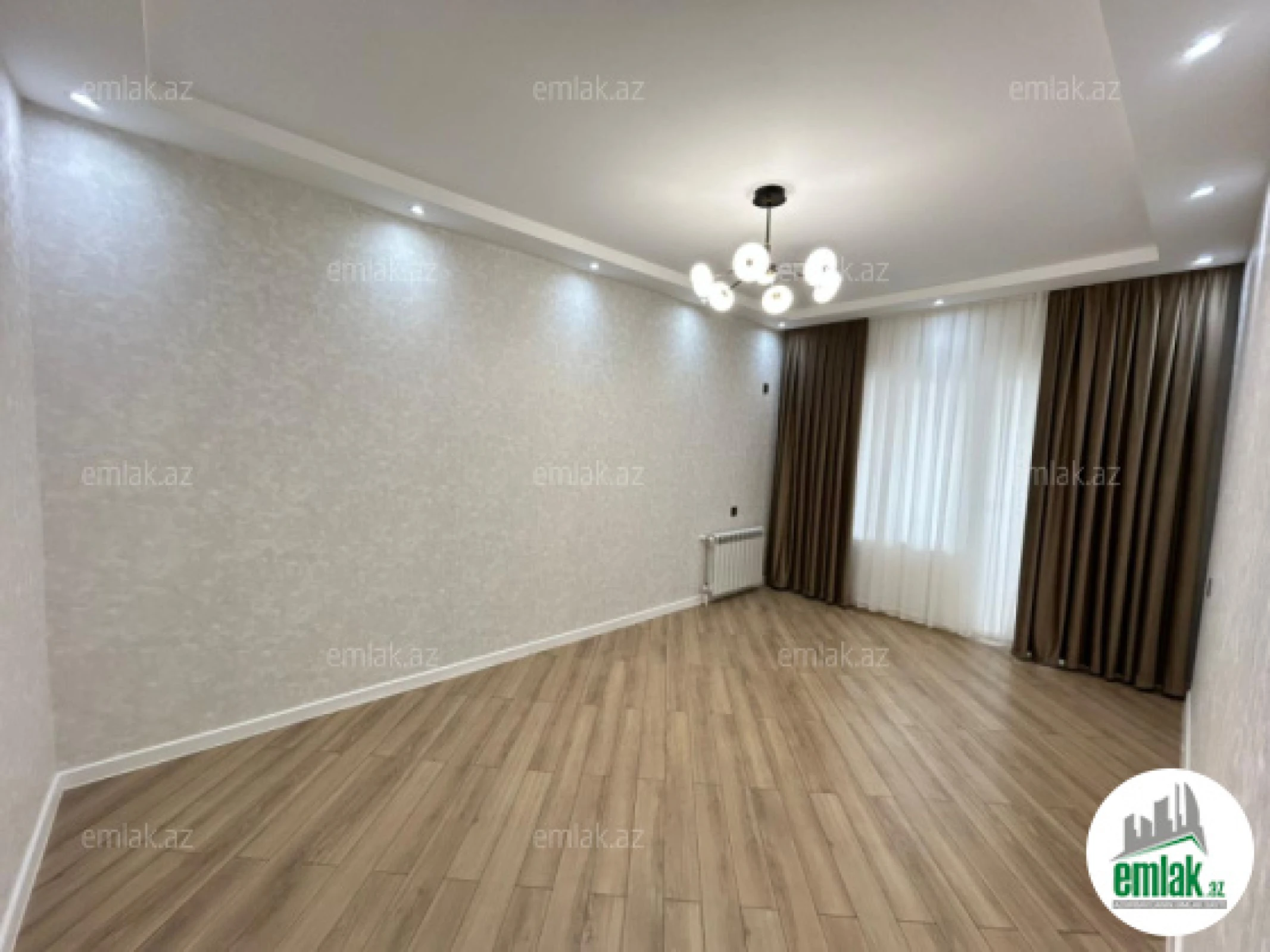 Satılır 4 otaqlı köhnə tikili 105 m²