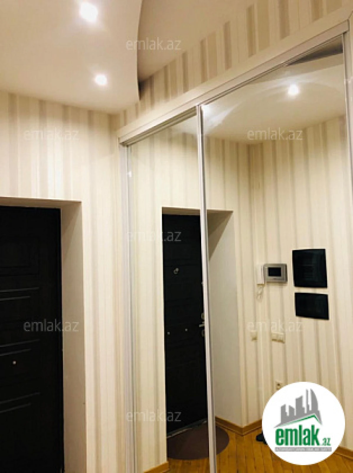 Satılır 2 otaqlı yeni tikili 90 m²