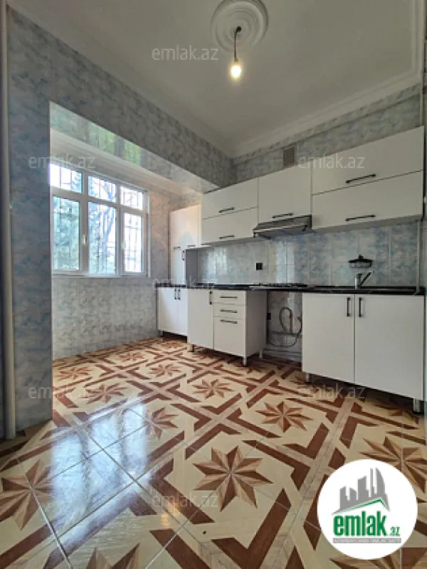 Satılır 3 otaqlı köhnə tikili 85 m²