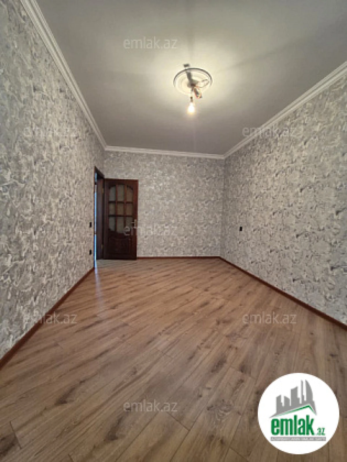 Satılır 3 otaqlı köhnə tikili 85 m²