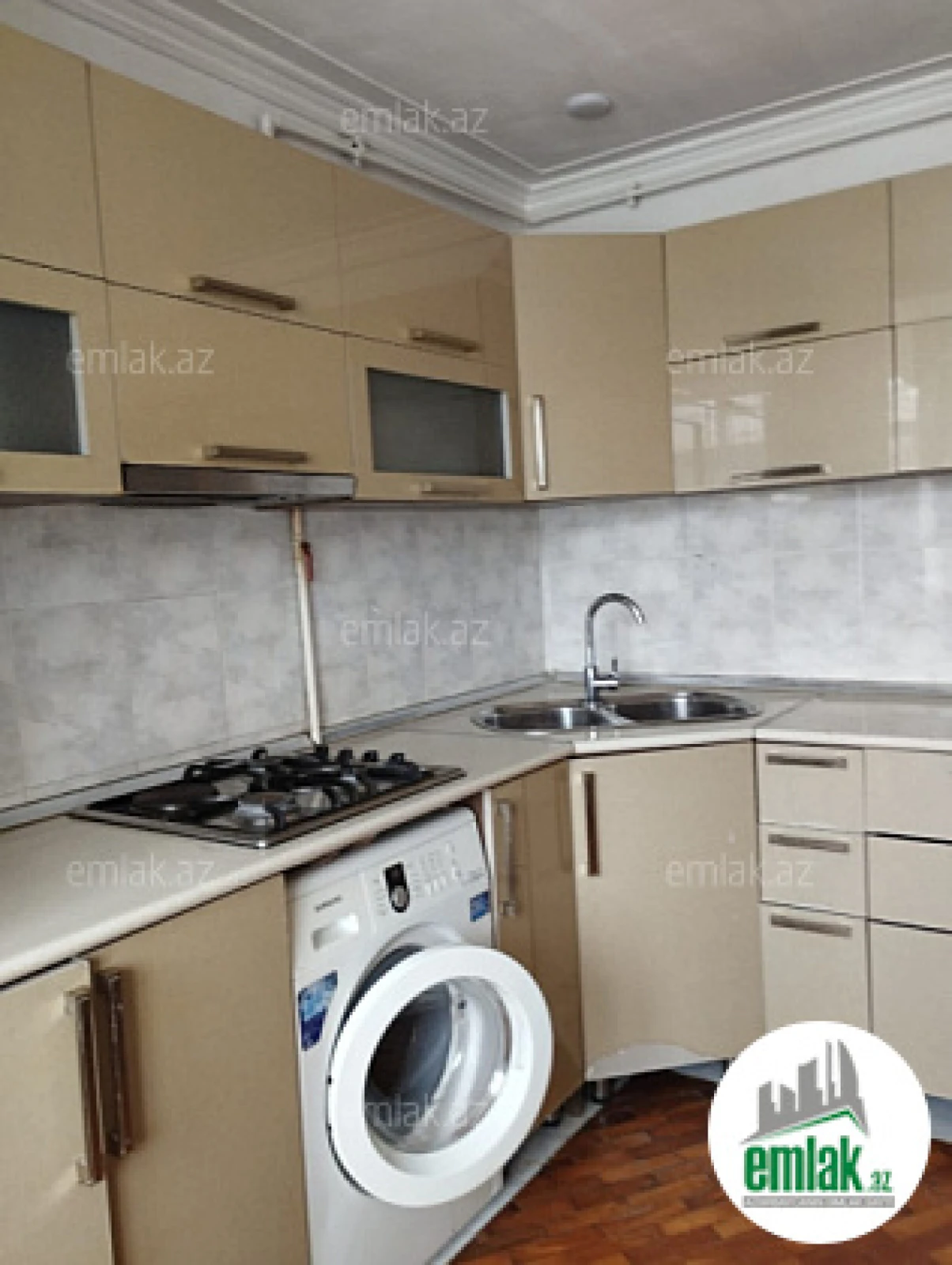 Satılır 3 otaqlı köhnə tikili 70 m²