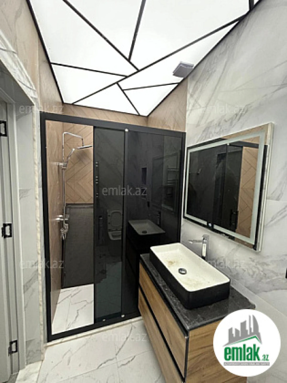 Satılır 4 otaqlı həyət evi 160 m²