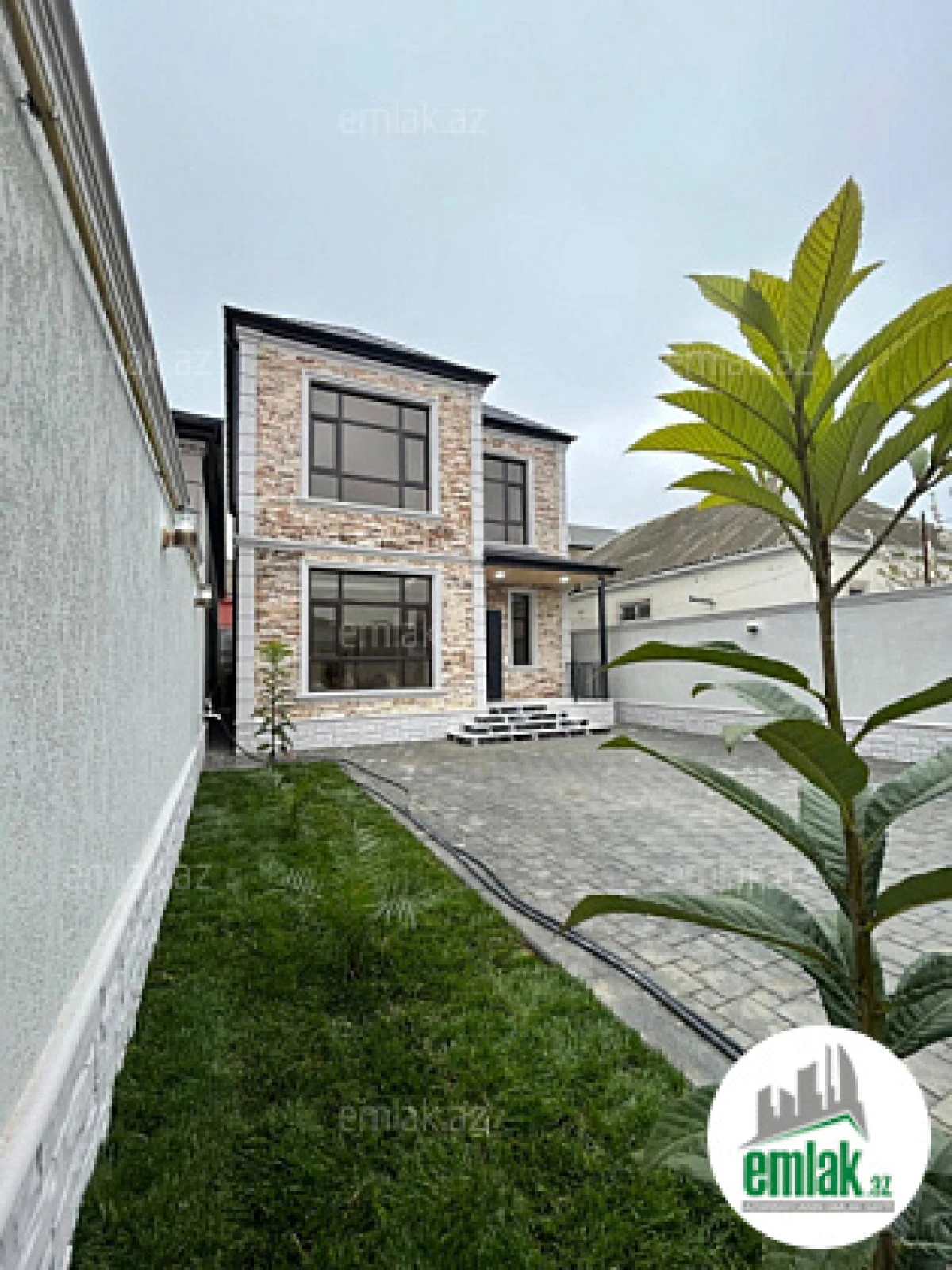 Satılır 4 otaqlı həyət evi 160 m²