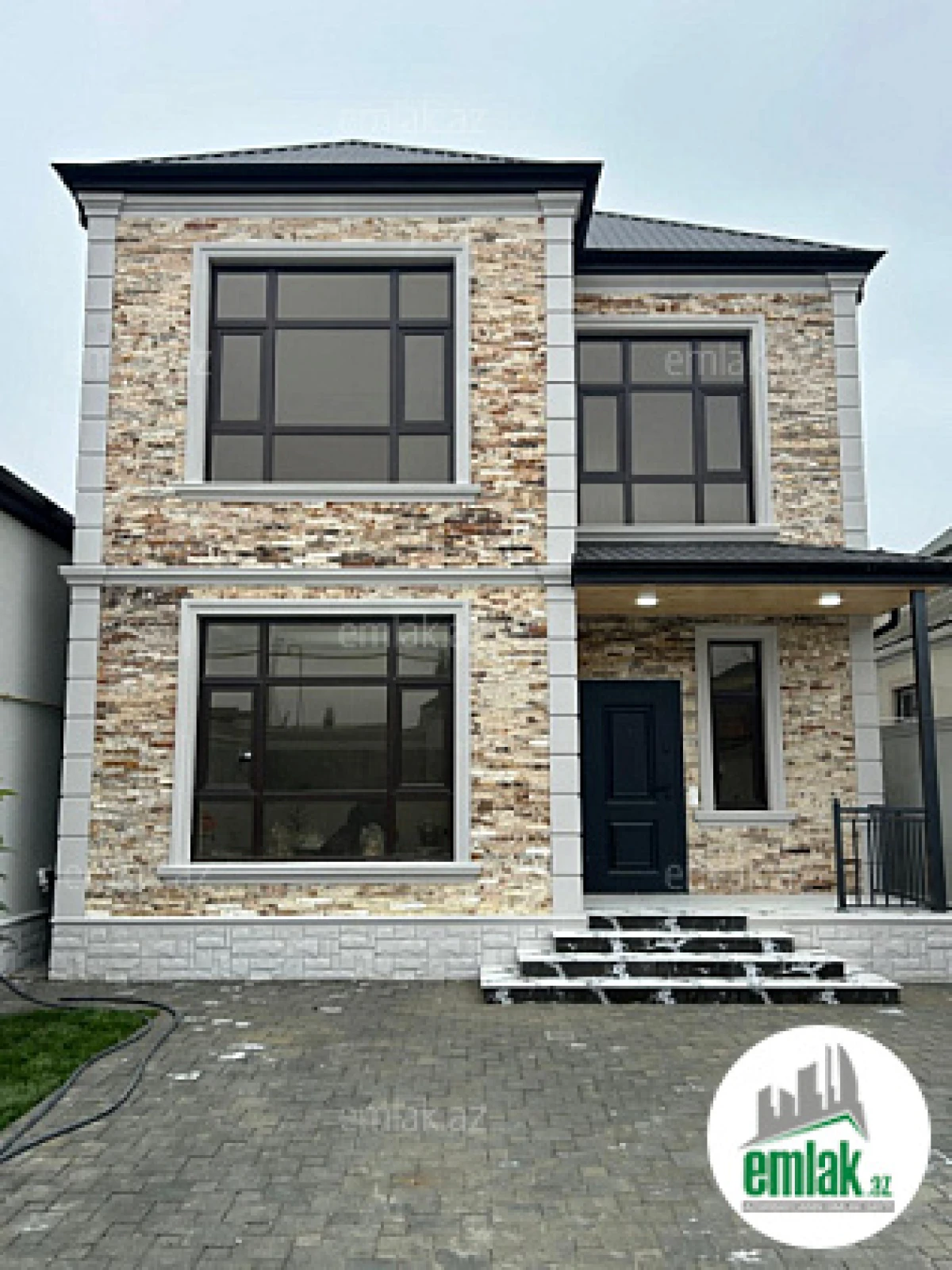 Satılır 4 otaqlı həyət evi 160 m²