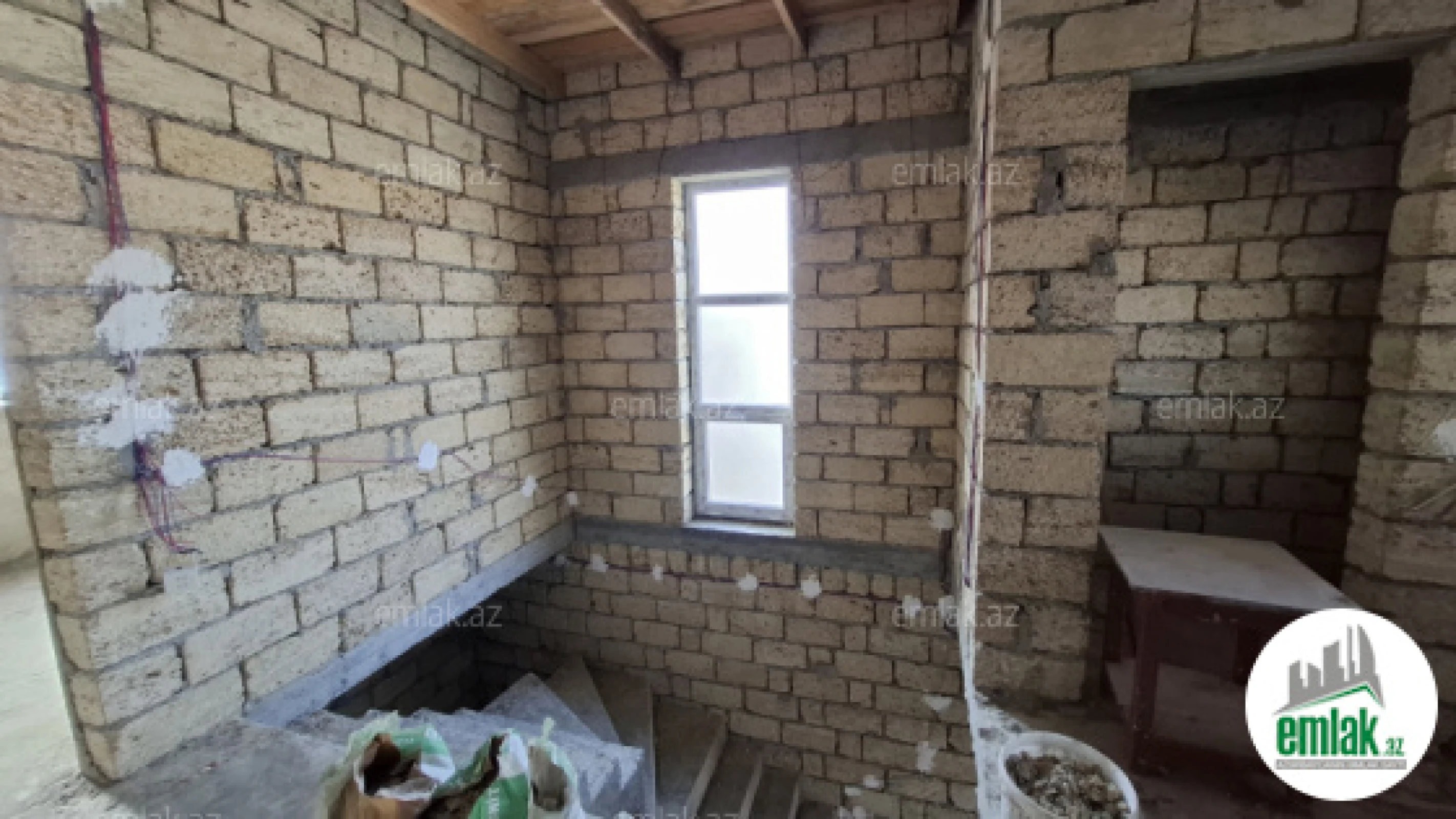 Satılır 4 otaqlı həyət evi 185 m²