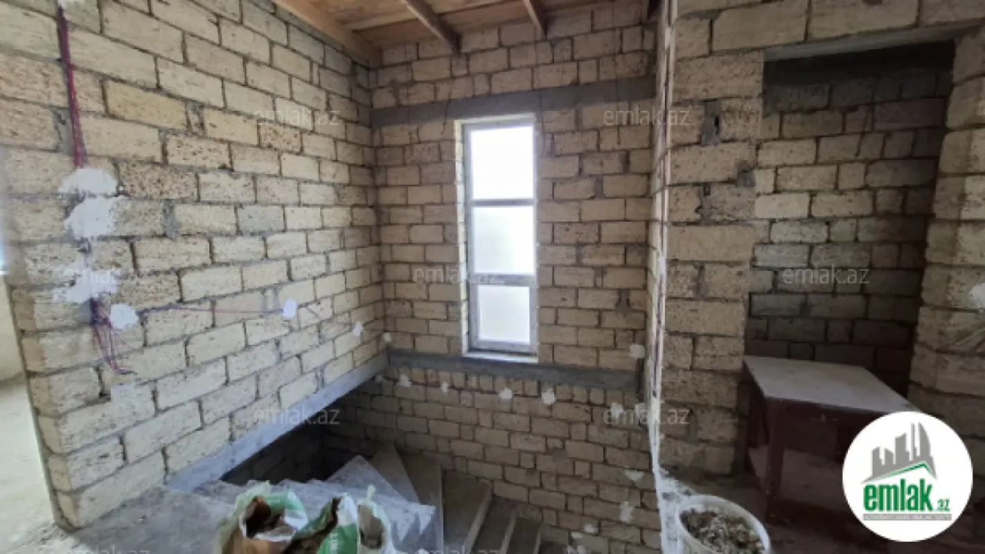 Satılır 4 otaqlı həyət evi 185 m²