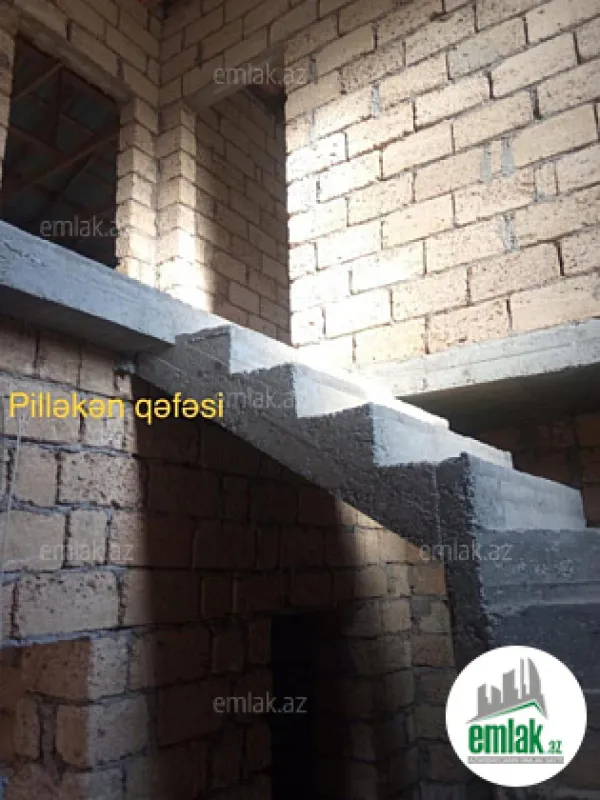 Satılır 4 otaqlı həyət evi 185 m²