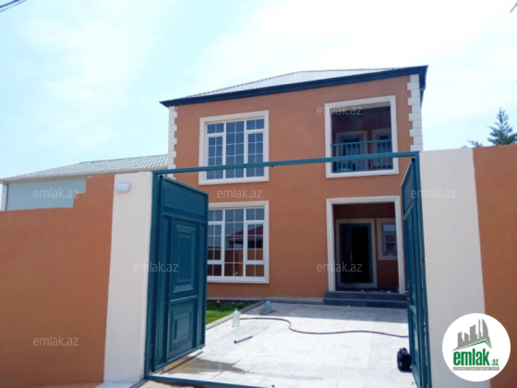 Satılır 4 otaqlı həyət evi 185 m²
