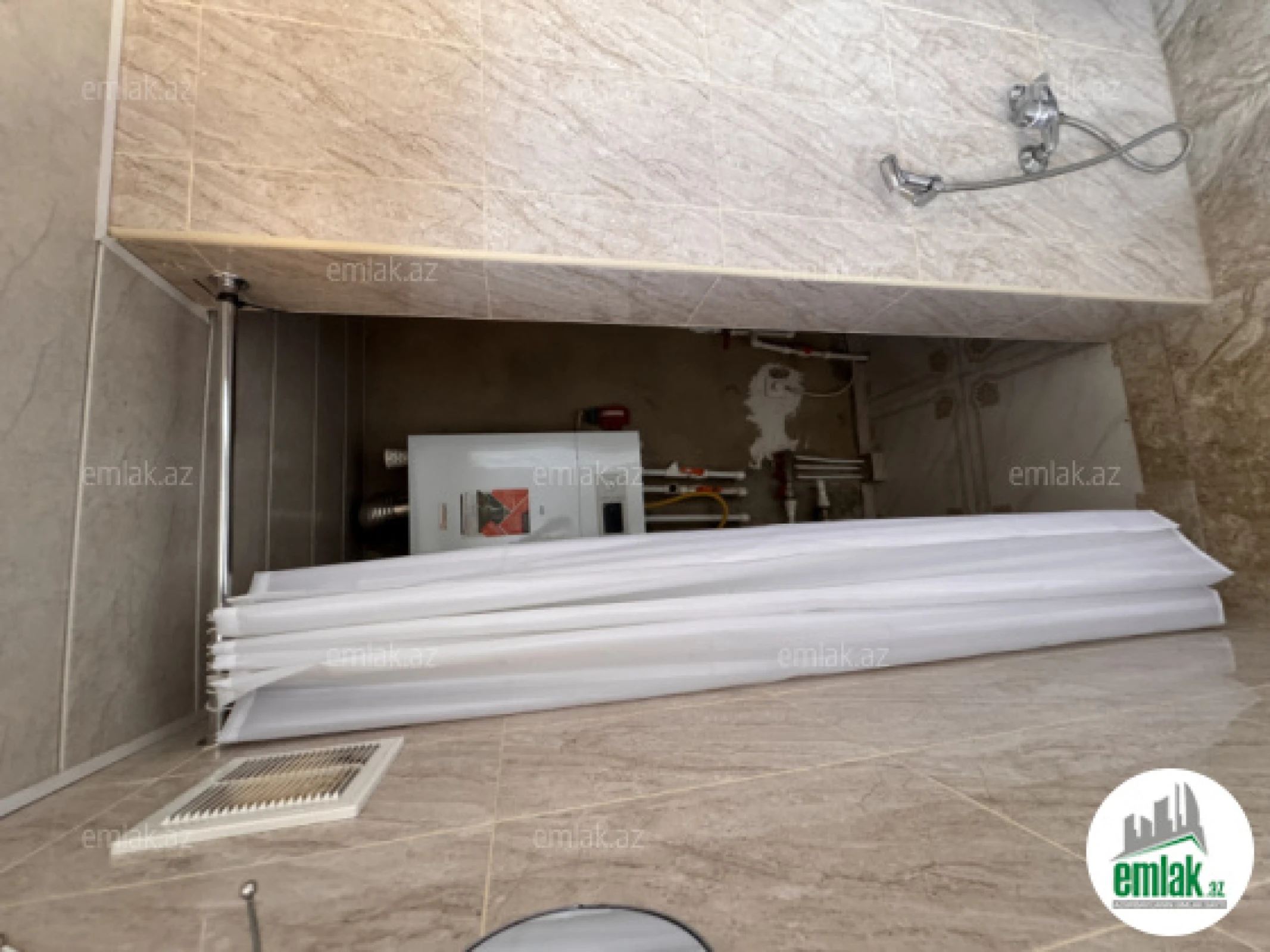 Satılır 2 otaqlı obyekt 300 m²