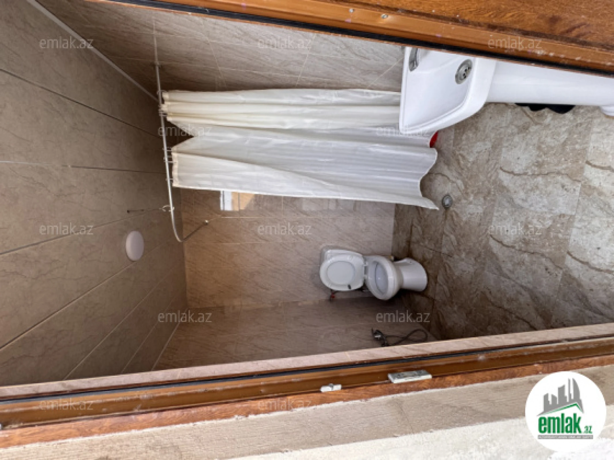 Satılır 2 otaqlı obyekt 300 m²