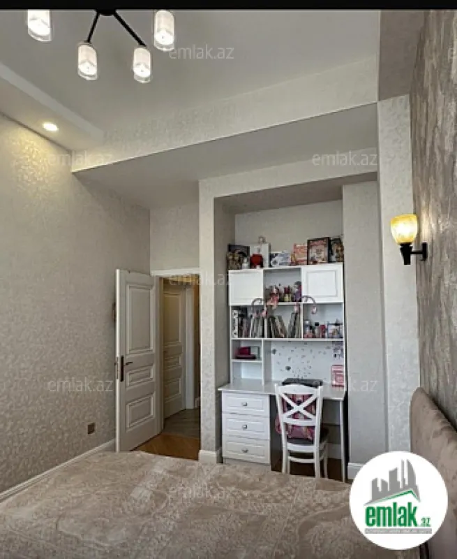 Satılır 3 otaqlı yeni tikili 105 m²