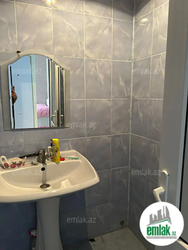 Satılır 3 otaqlı köhnə tikili 95 m²