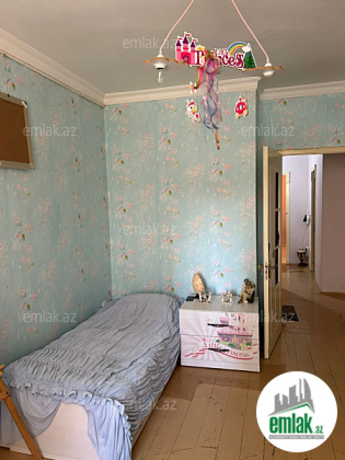 Satılır 3 otaqlı köhnə tikili 95 m²