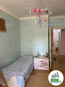 Satılır 3 otaqlı köhnə tikili 95 m²