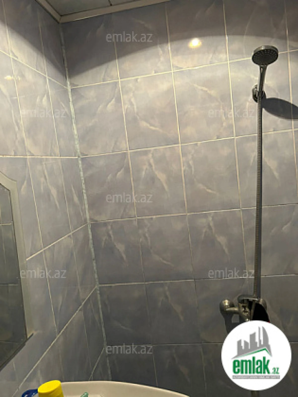 Satılır 3 otaqlı köhnə tikili 95 m²