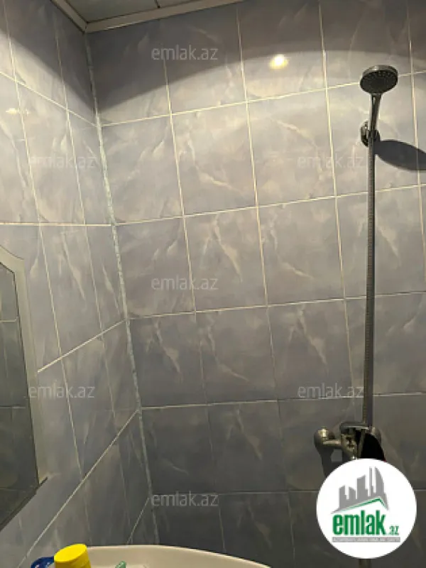 Satılır 3 otaqlı köhnə tikili 95 m²