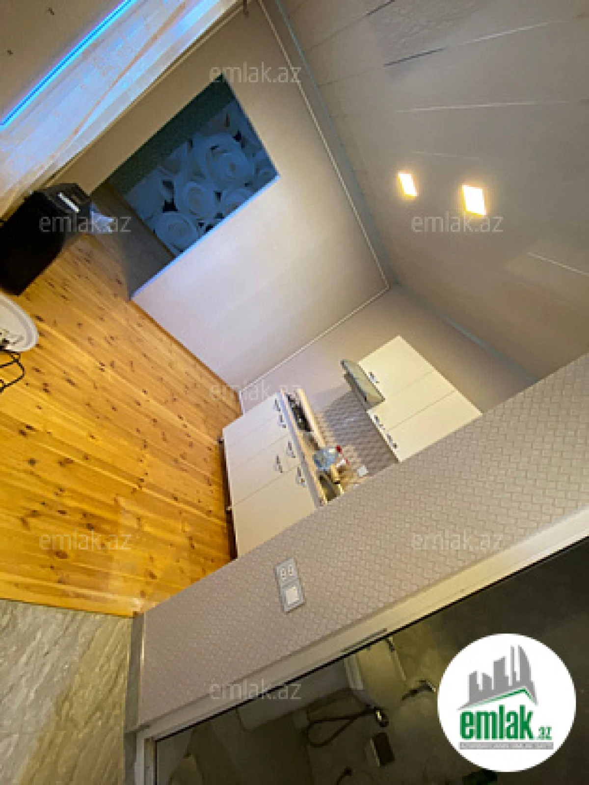 Satılır 5 otaqlı həyət evi 280 m²